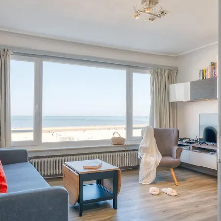 Bright With Stunning Sea View オステンド