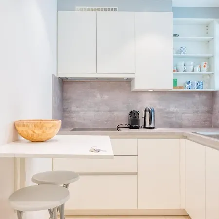 Διαμέρισμα Bright With Stunning Sea View *