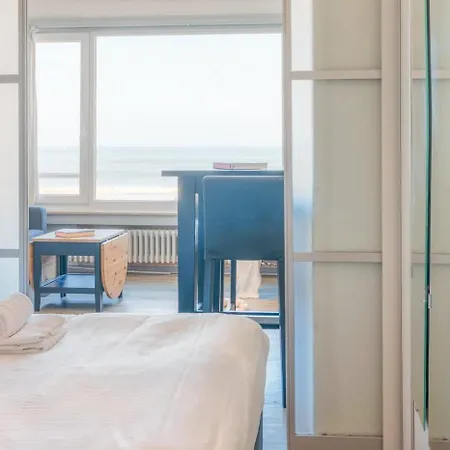 Bright With Stunning Sea View *