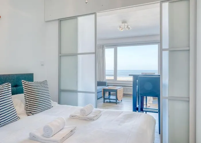 Bright With Stunning Sea View *